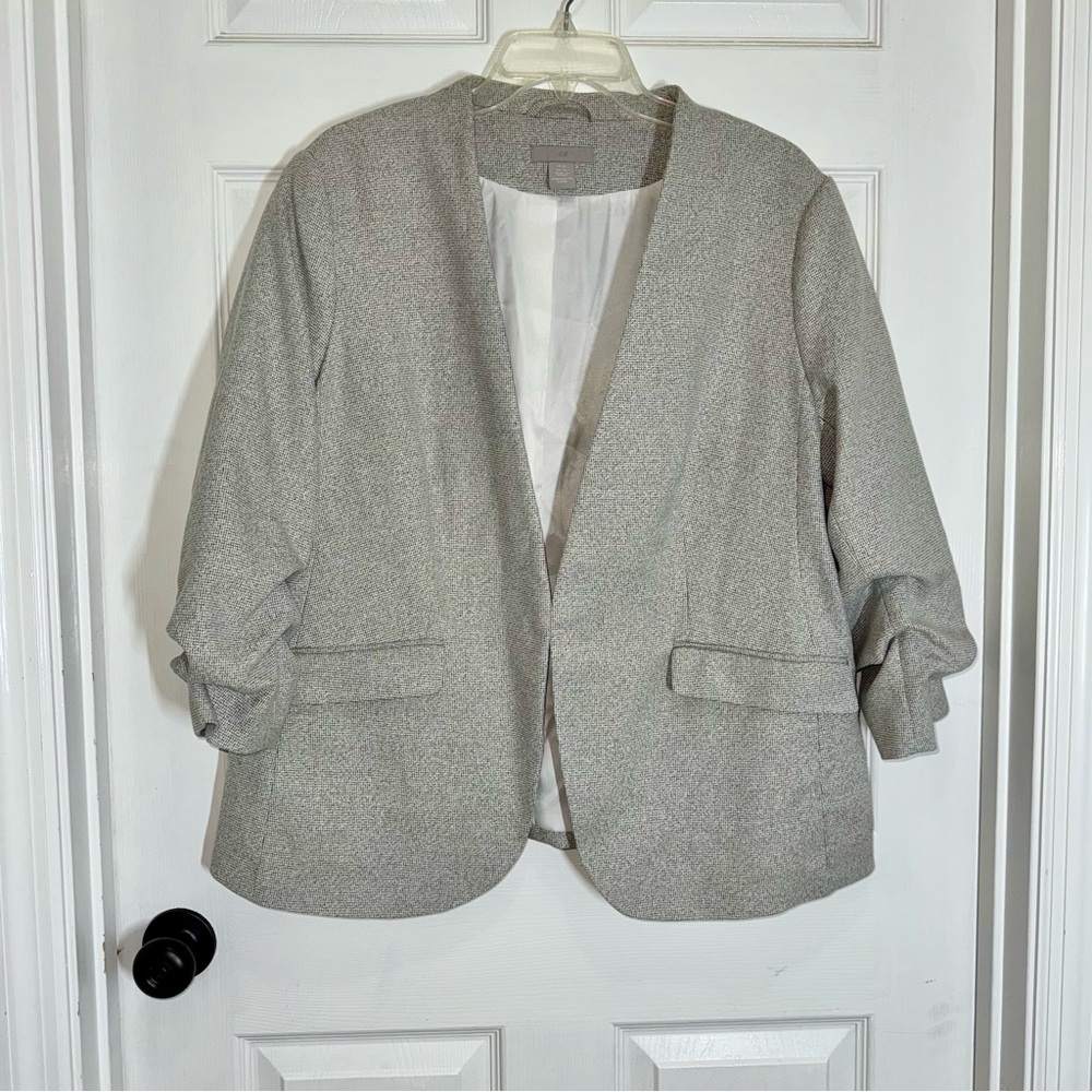 H&M Light Gray Women's Blazer with Ruched Sleeves size XL - Picture 2 of 9